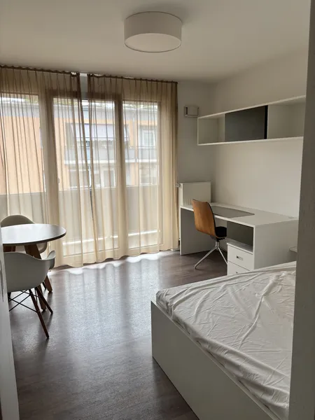 Kompakt wohnen in Lichtenberg: 1-Zimmer-Apartment befristet — photo 1